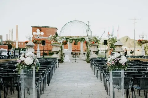 wedding ceremony at Lambroisie and the canal 1024x683
