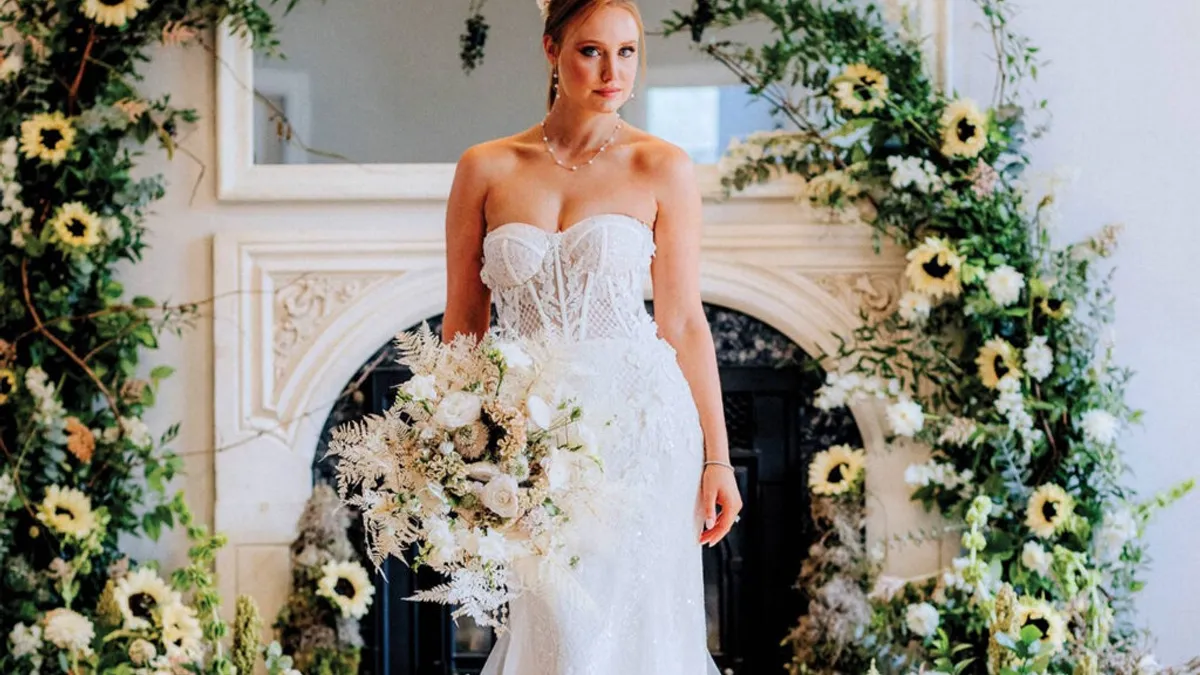 230821 ew 585 ret 1024x716