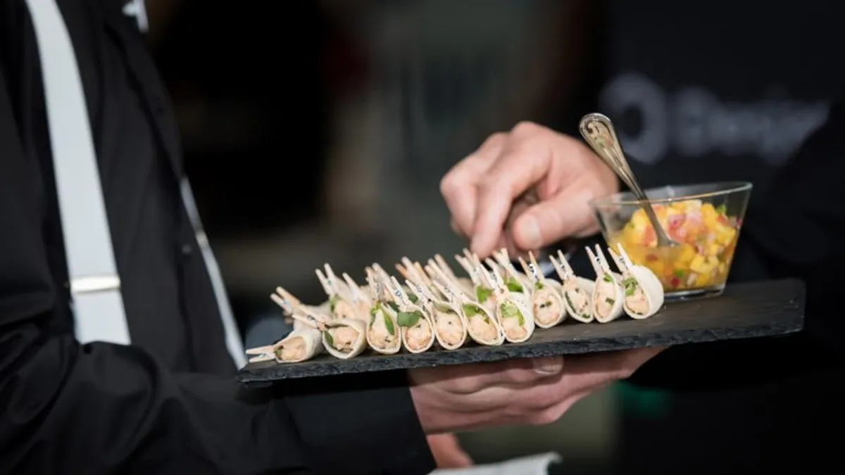 dist header reception 768x512 1