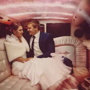 Wedding Couple ambiance limousine