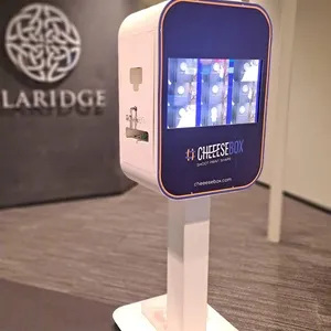 cheeese box montreal photo booth