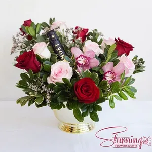 Stunning flowers and gifts444