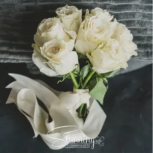 Stunning flowers and gifts44