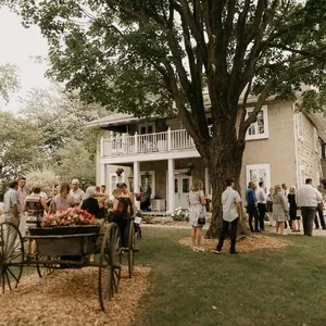 MANOIR GRANT HORSE AND BUGGY