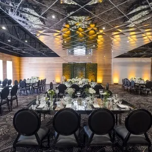 PLAZA ANTIQUE BLACK AND WHITE WEDDING THEME