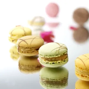macarons 11 964x1080 1 914x1024